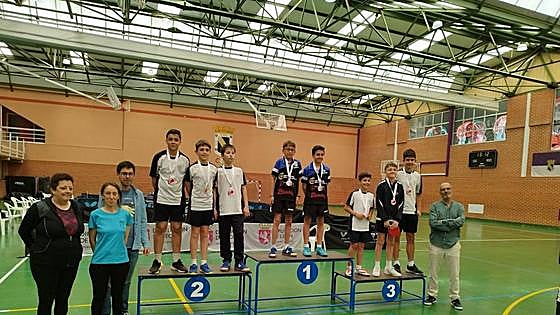 Once equipos de la provincia de León se dan cita en el torneo de tenis de mesa de Valencia de Don Juan