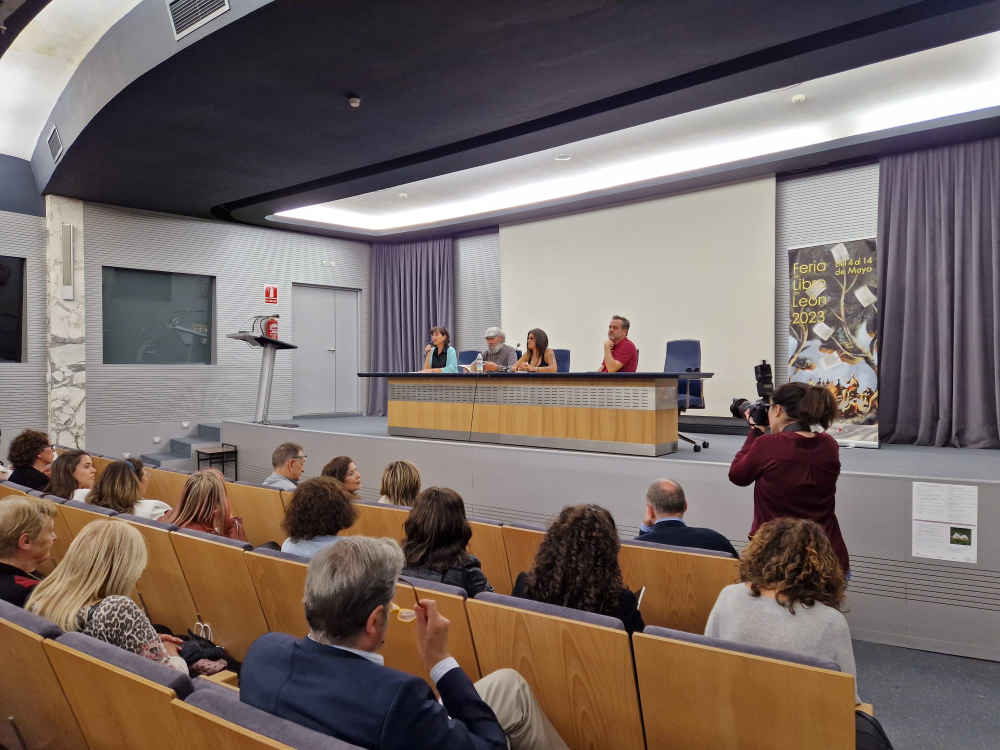 Presentación del libro &#039;Como Laia Lové&#039;