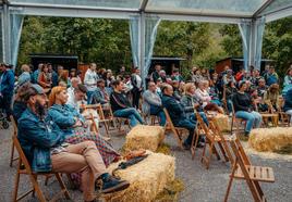 Este año el Ayuntamiento de Villablino celebró por primera vez la Feria del Libro en el Pozo María haciéndolo, además, con una temática muy propia: la mina, la lucha y la tsingua.