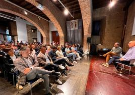 José Antonio Diez, durante el encuentro mantenido con representantes de la cultura en León.