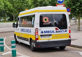 Las deficiencias en el transporte sanitario agotan a los pacientes: 28º, asientos rotos y vehículos averiados. Los pacientes oncológicos lamentan el «pésimo estado de los vehículos» en los que se ven obligados a desplazarse y que presentan «averías y deficiencias graves». Plantean una «asociación de afectados» ante la indiferencia de la concesionaria y suman múltiples pruebas de las carencias.