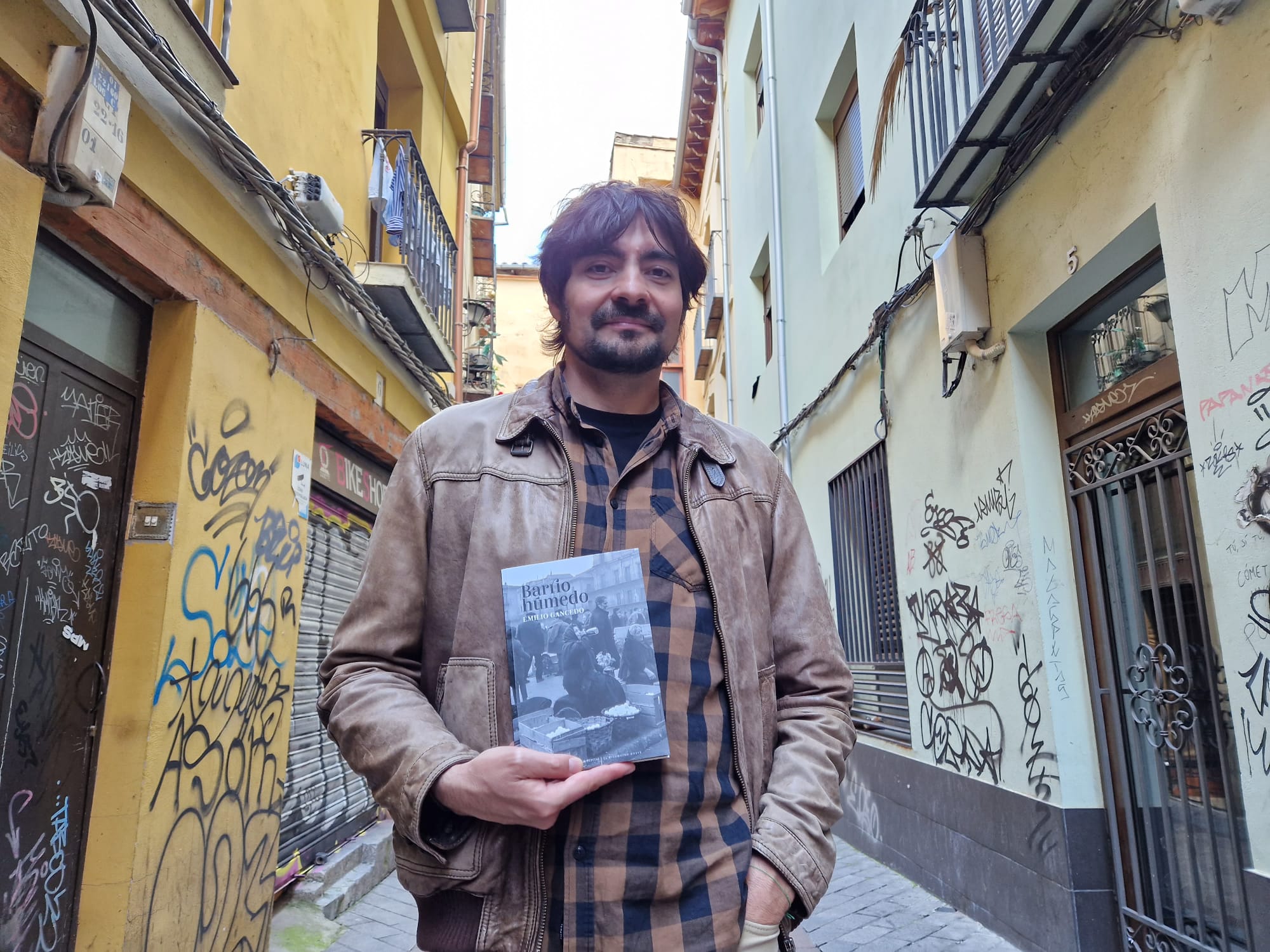 Emilio Gancedo publica el libro &#039;Barrio húmedo