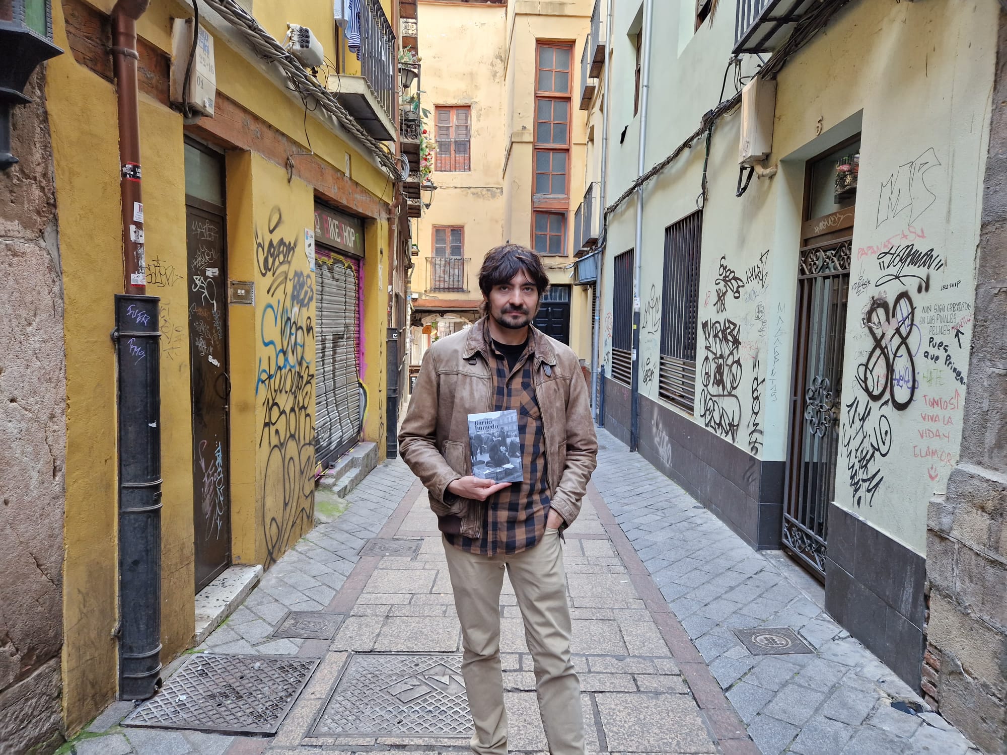 Emilio Gancedo publica el libro &#039;Barrio húmedo