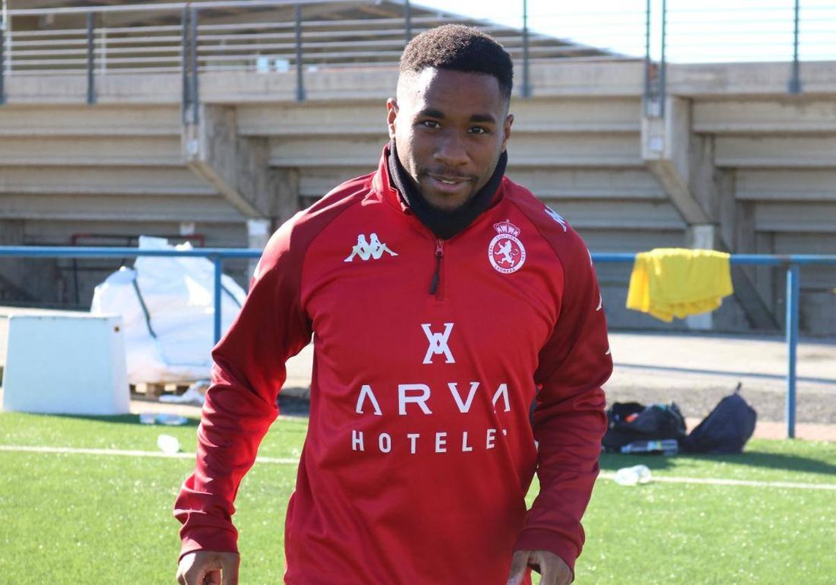 Andy Kawaya durante un entrenamiento con la Cultural y Deportiva Leonesa.