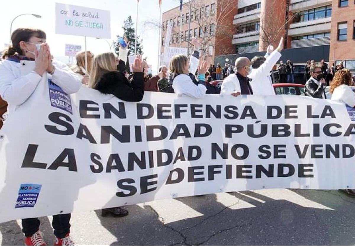 La amenaza de huelga en la sanidad coge fuerza tras las críticas de los sindicatos a la Consejería.