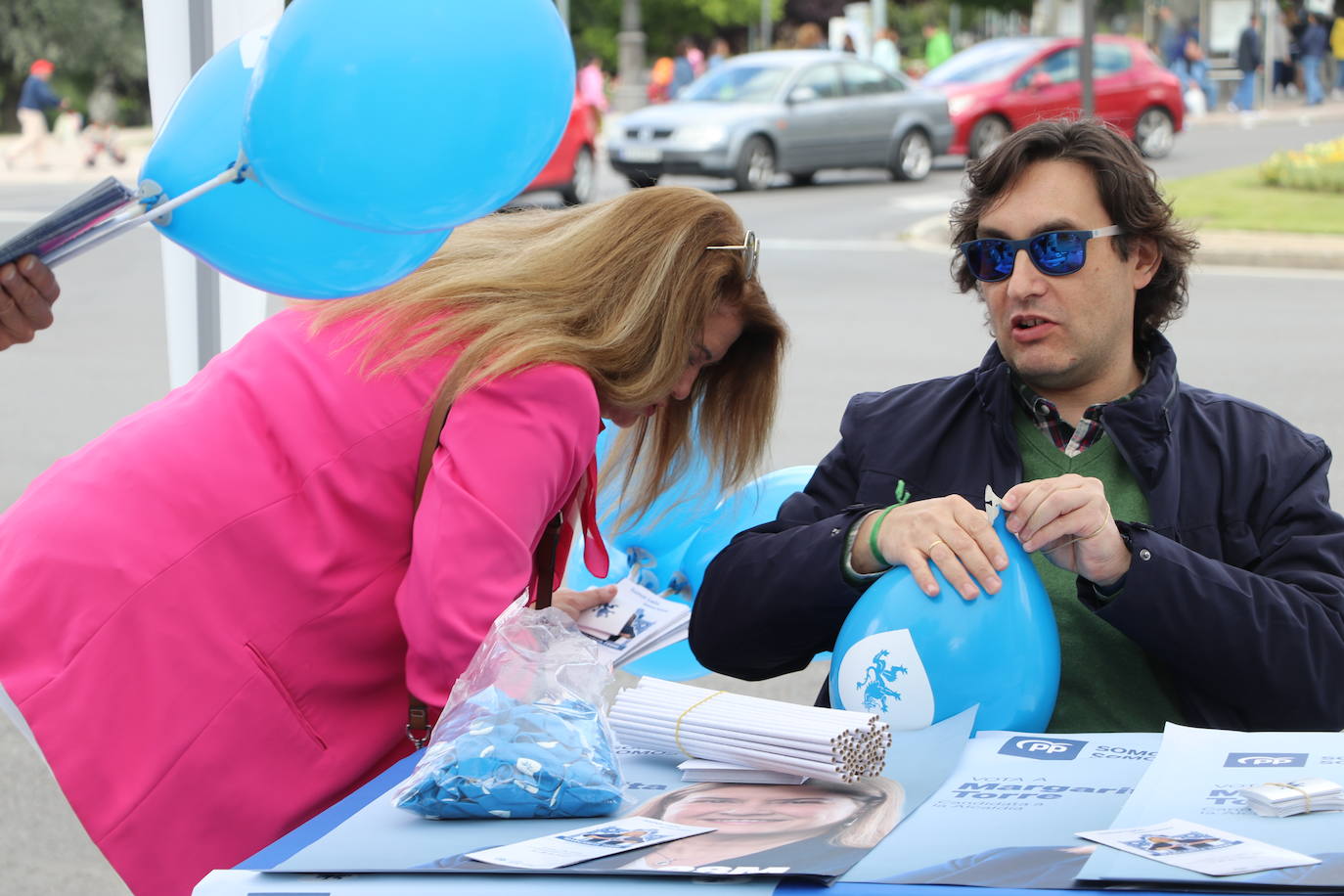 La campaña electoral llega al rastro