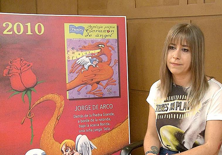 Laura Gallego, durante la entrevista con leonoticias en La Bañeza.