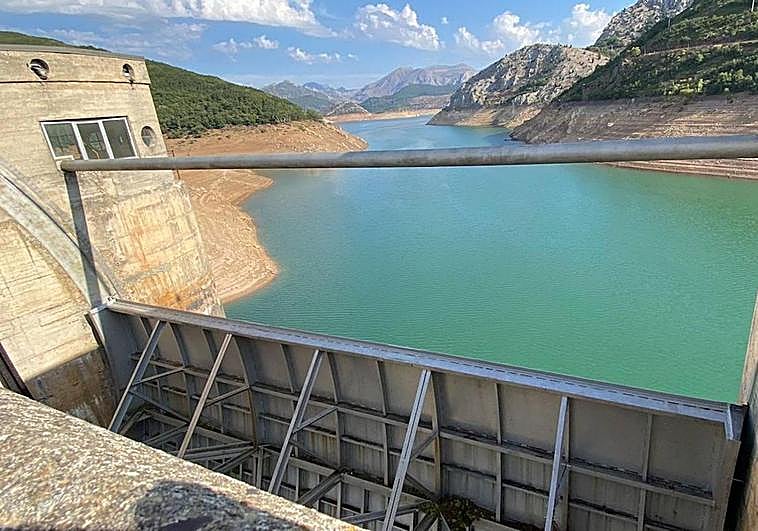 Los embalses de León se enfrentan a una sequía similar a la de 2022.