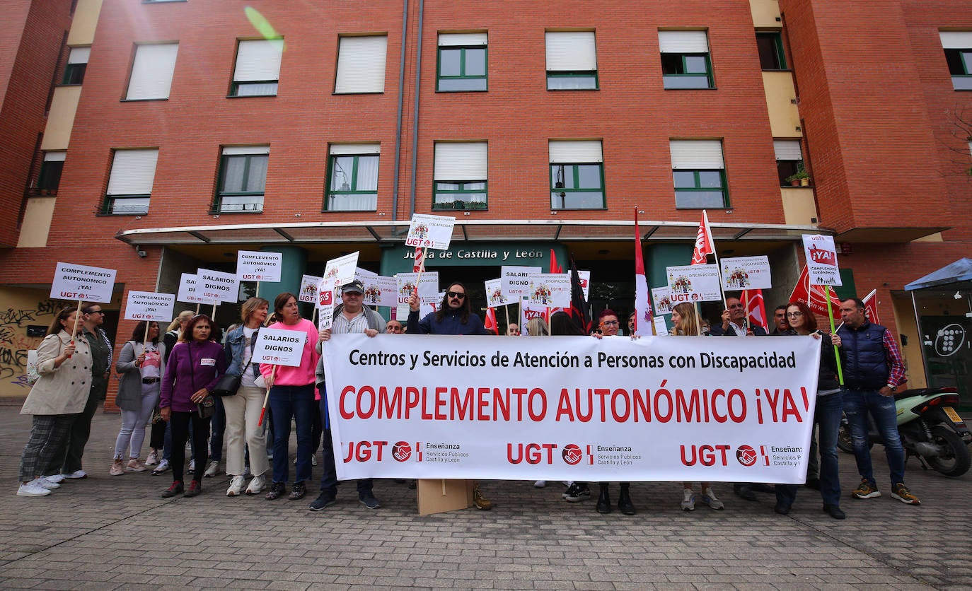 Trabajadores de atención a la discapacidad piden un complemento salarial