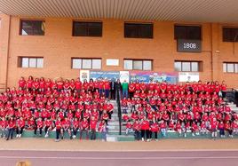 Jóvenes participantes de las Escuelas Deportivas Municipales en Santa María del Páramo.