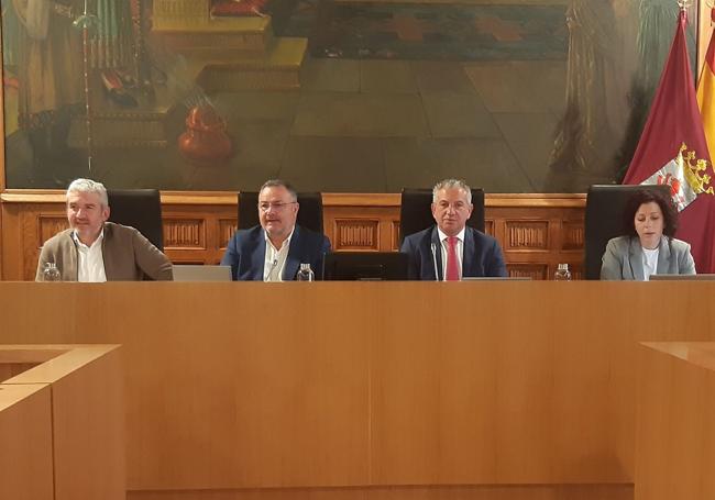 Un instante del pleno de la Diputación de León celebrado este jueves en la institución provincial.