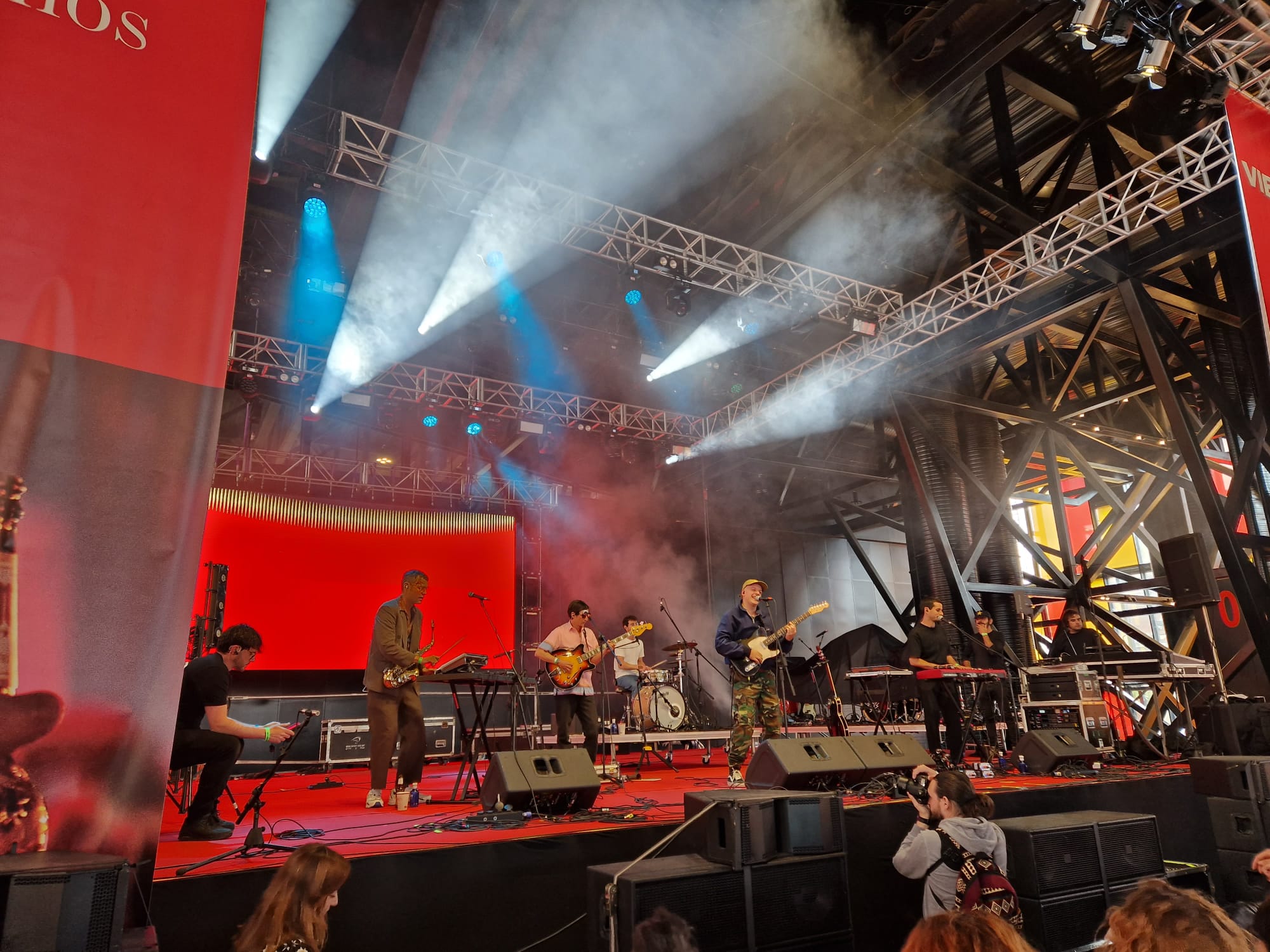 León baila al ritmo del Vibra Mahou