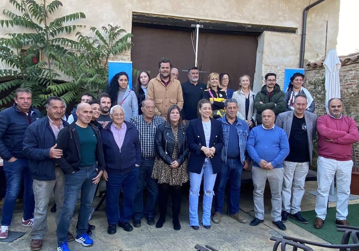 Reunión de los distintos candidatos del PP a las alcaldías de la comarca de Sahagún.