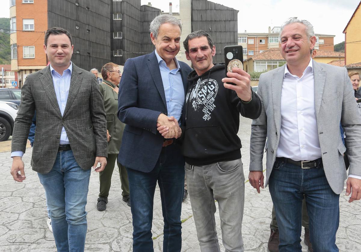 Zapatero respalda al PSOE en Cistierna