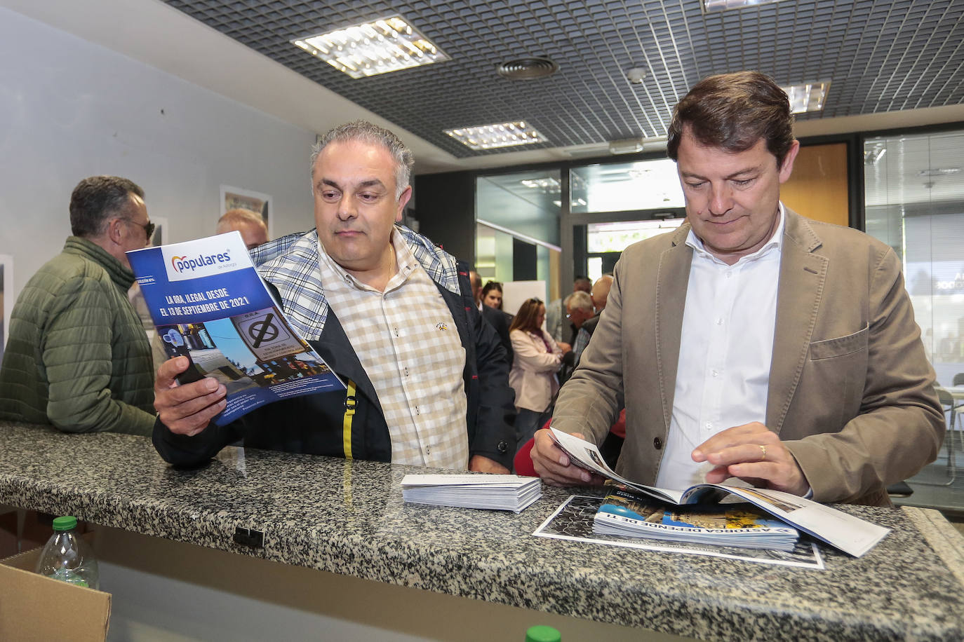 Visita del presidente del PP de Castilla y León a Astorga