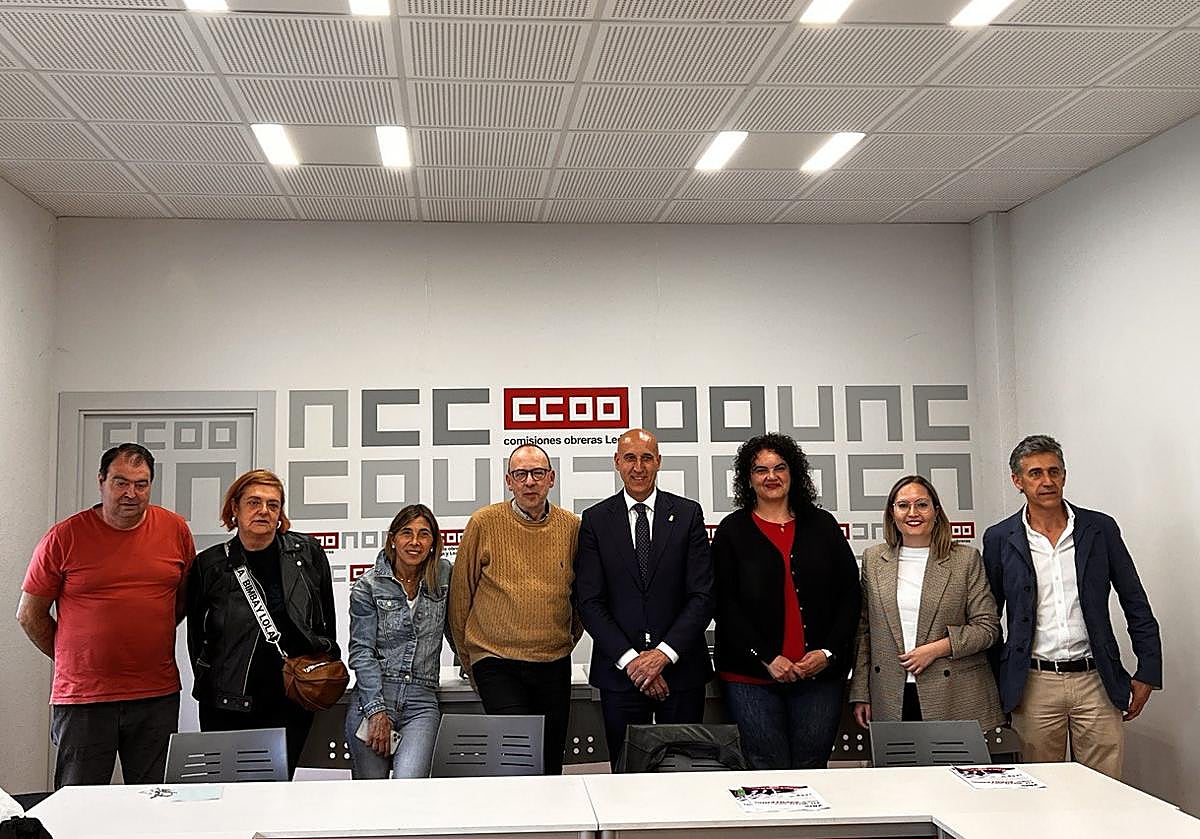 Encuentro entre la candidatura del PSOE a la alcaldía de León y miembros de CCOO.