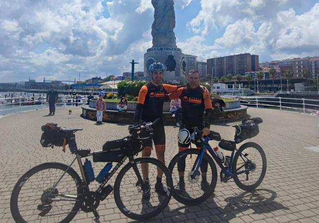 Salvador y Roberto en su vuelta a España.