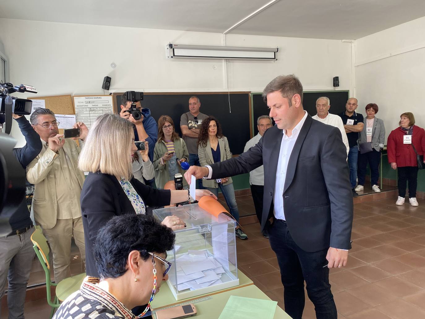 Los candidatos de Ponferrada votan