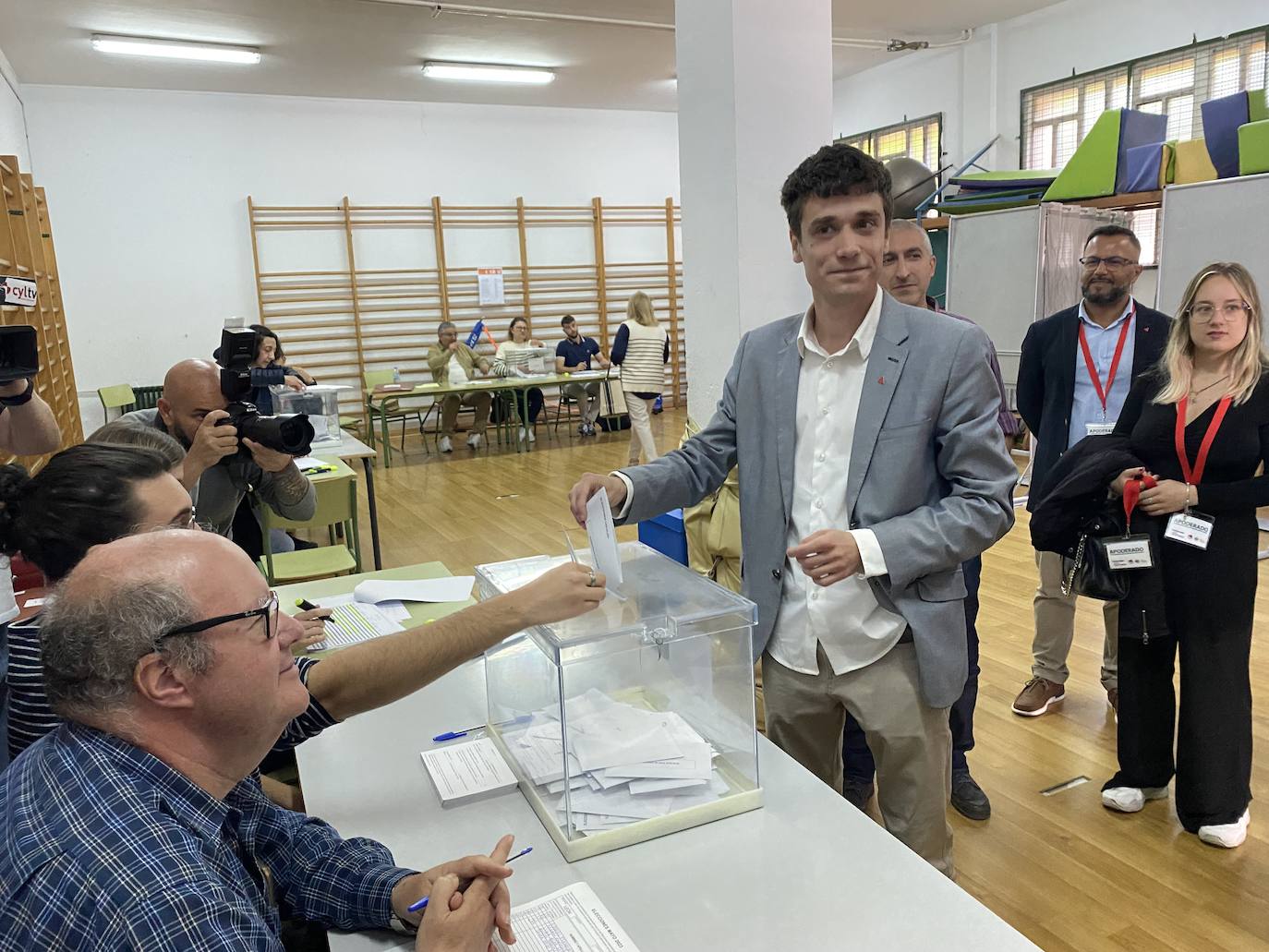 Los candidatos de Ponferrada votan