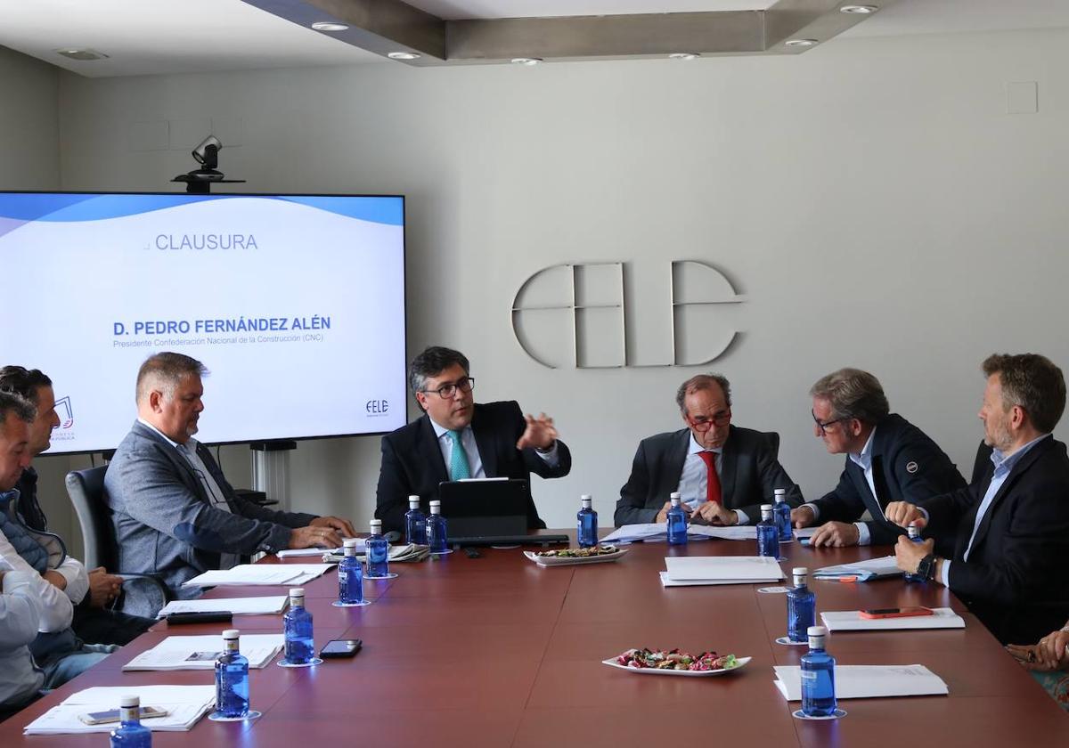 Asamblea general de Aleop, clausurada por el presidente de la Confederación Nacional de la Construcción (CNC), Pedro Fernández Alén