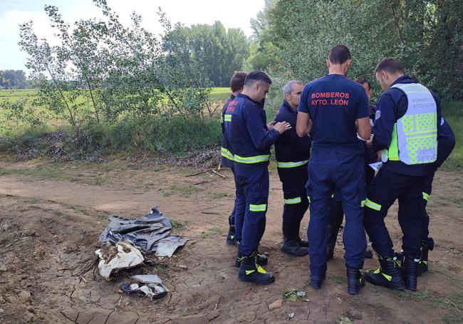 Los bomberos de León también participaron en el dispositivo de búsqueda.