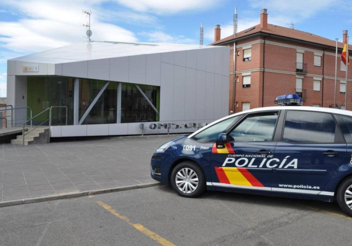 La Policía detiene en Astorga a un hombre que robó un móvil.