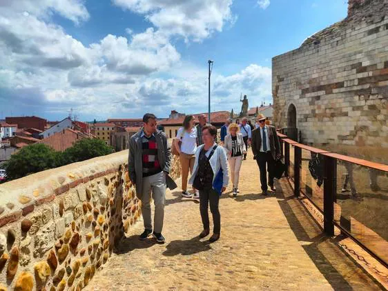 Patrimonio informa a favor del avance del Plan Director del Castillo de Valencia de Don Juan.