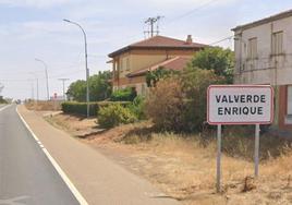 Entrada a la localidad de Valverde Enrique.