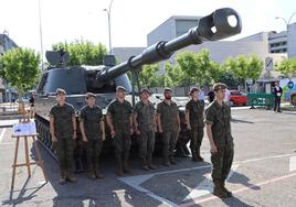 Carro de combate de las Fuerzas Armadas en la exhibición de este viernes en León.