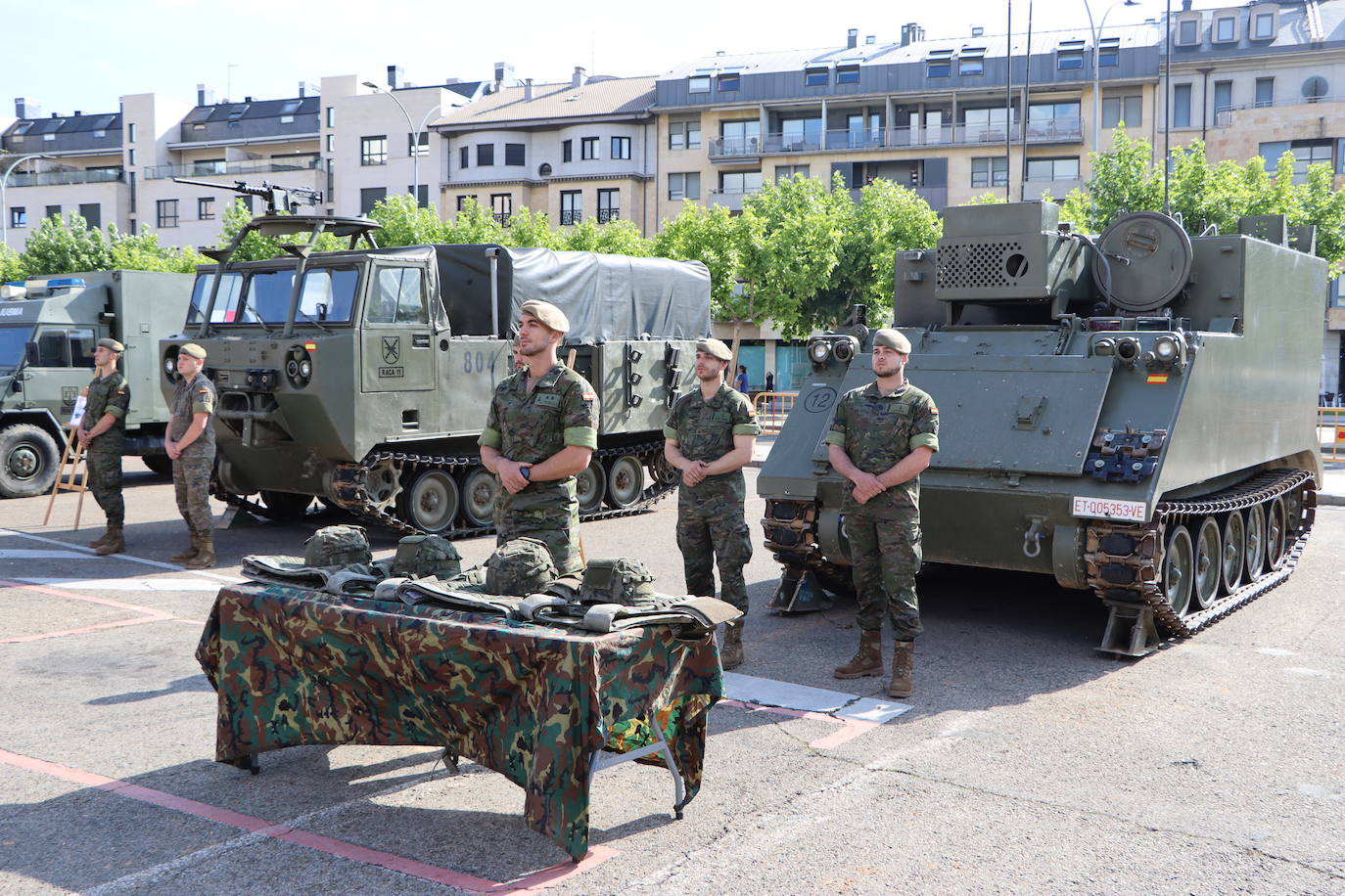 Exhibición de las Fuerzas Armadas en León