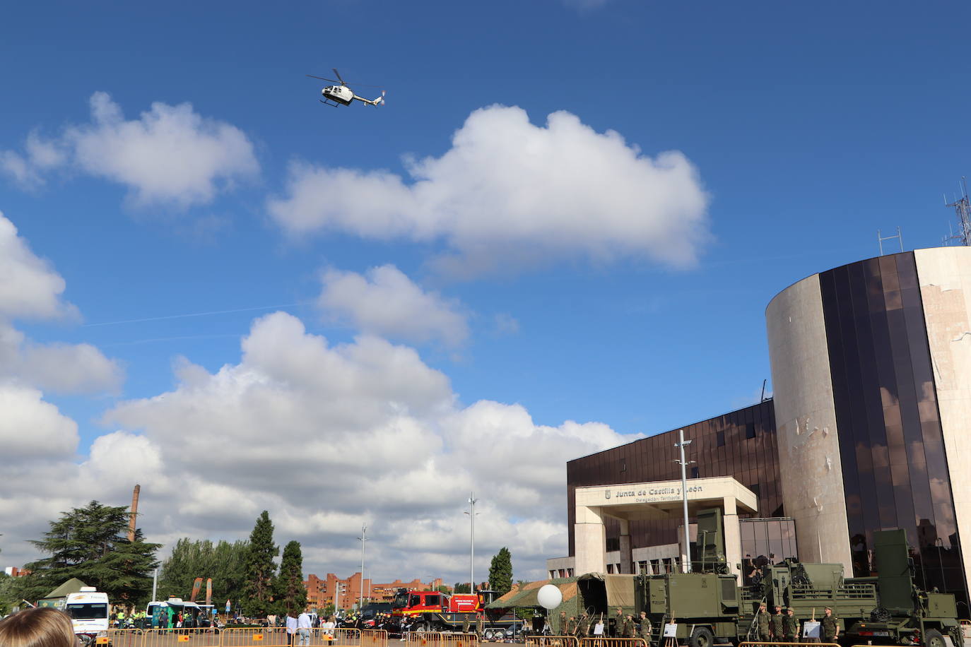 Exhibición de las Fuerzas Armadas en León