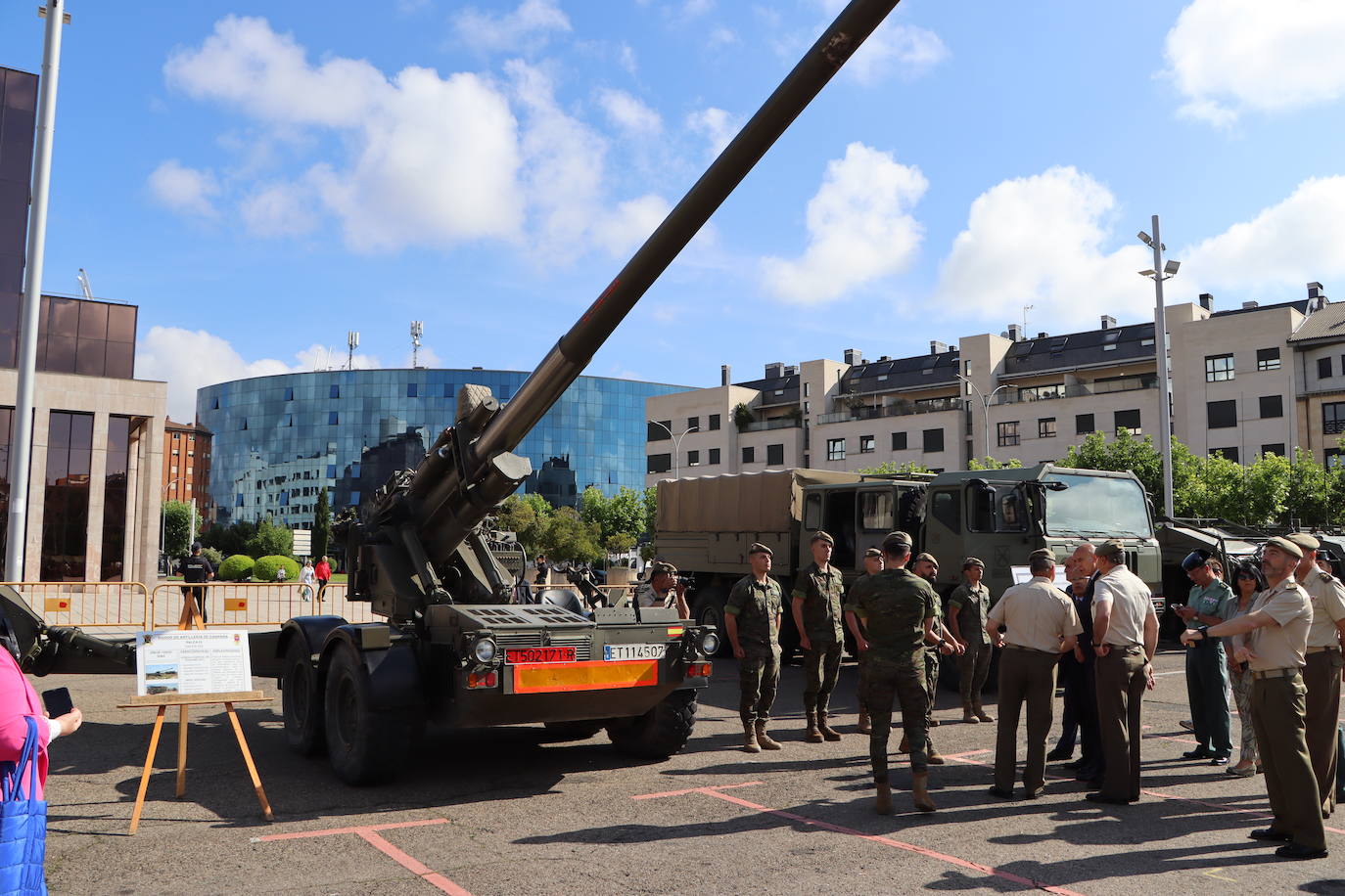 Exhibición de las Fuerzas Armadas en León