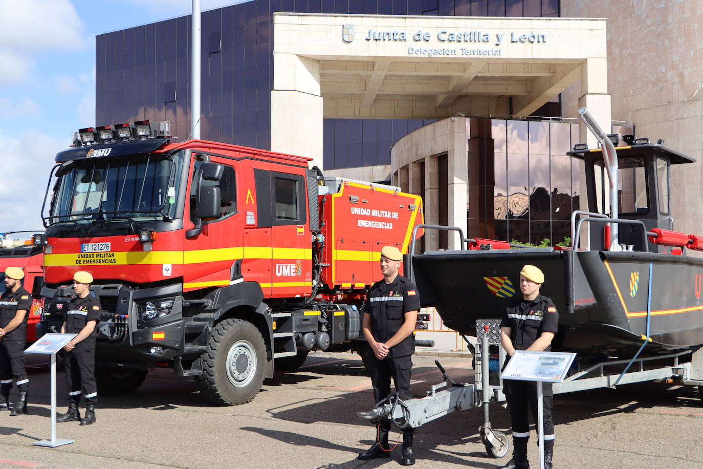 Exhibición de las Fuerzas Armadas en León