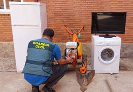 La Guardia Civil tuvo conocimiento del robo sufrido esta semana en el interior de un domicilio de Combarros, en el que fueron sustraídos varios electrodomésticos