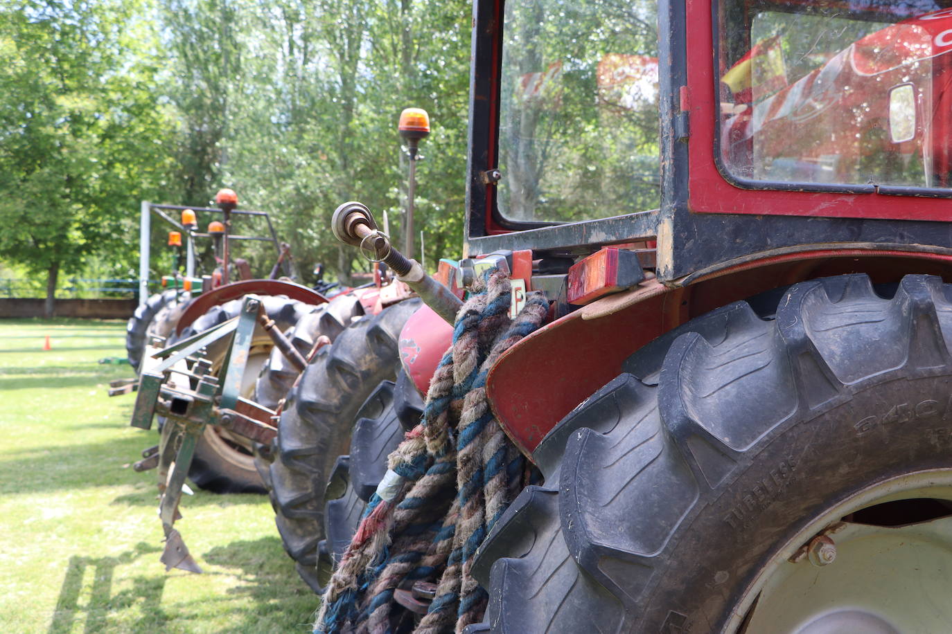 Concentración de tractores antiguos