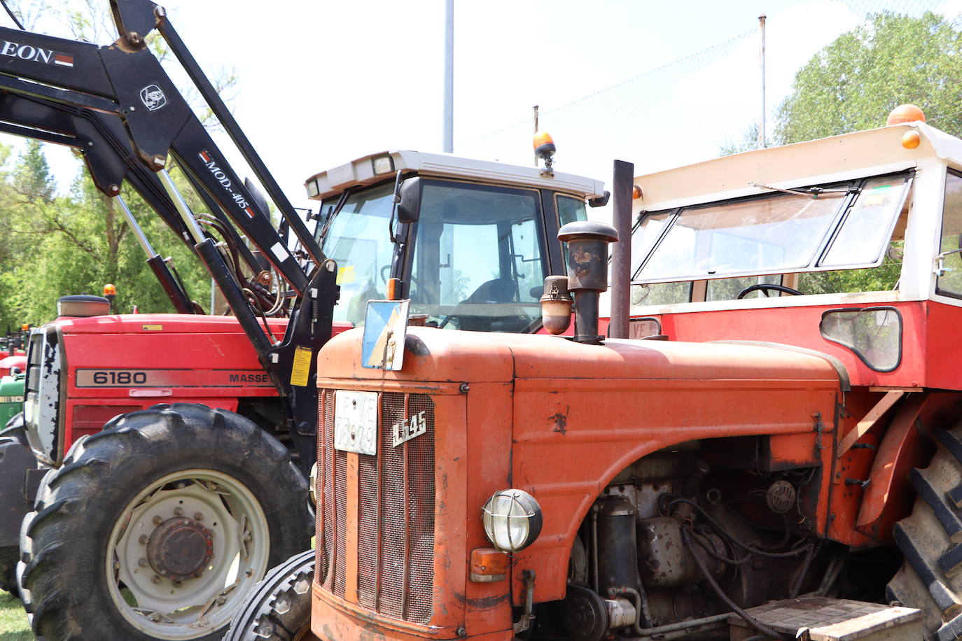 Concentración de tractores antiguos