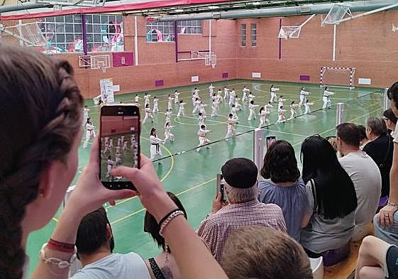 En el Complejo Polideportivo Vicente López se celebraron diversos encuentros de baloncesto, fútbol sala y balonmano así como sendas exhibiciones de patinaje y taekwondo.