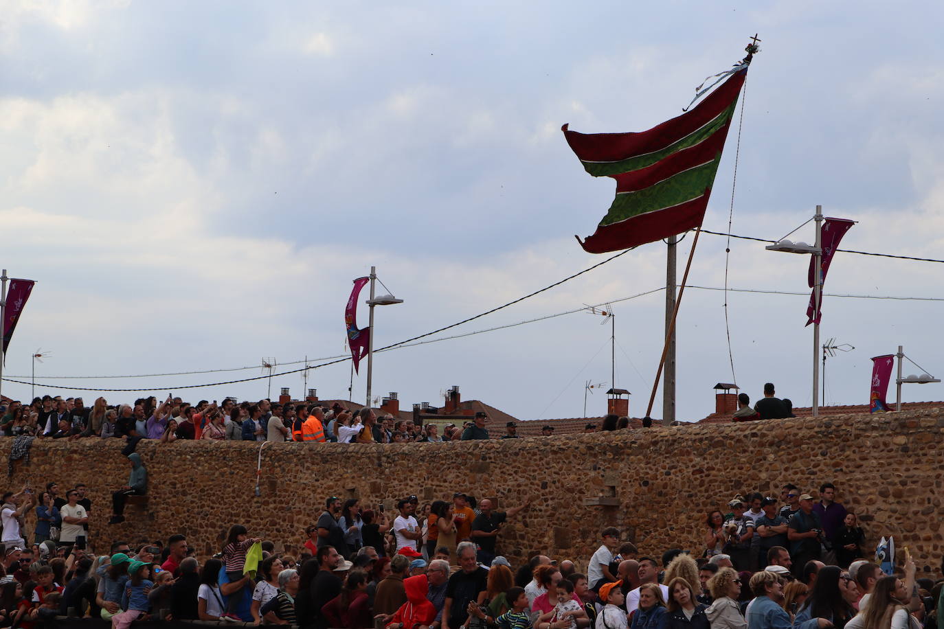 Las Justas Medievales llenan de color Hospital de Órbigo
