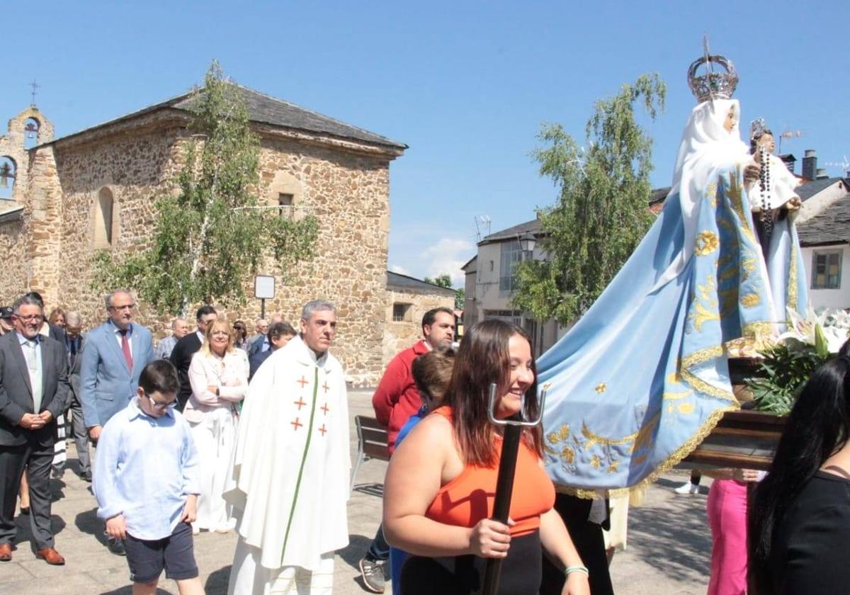 Tradicional procesión en Santo Tomás de las Ollas.