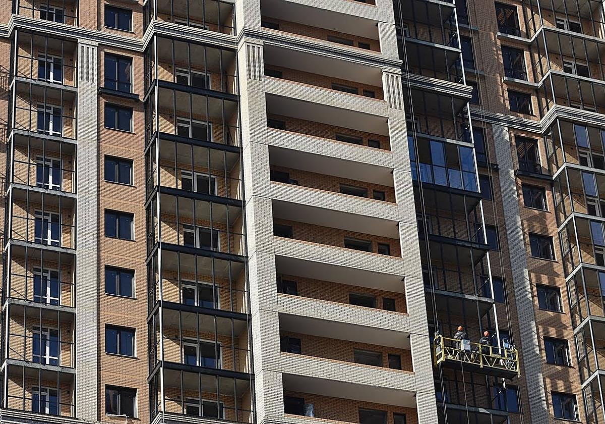 Castilla y León es la segunda comunidad en la que menos cae la compraventa de viviendas.