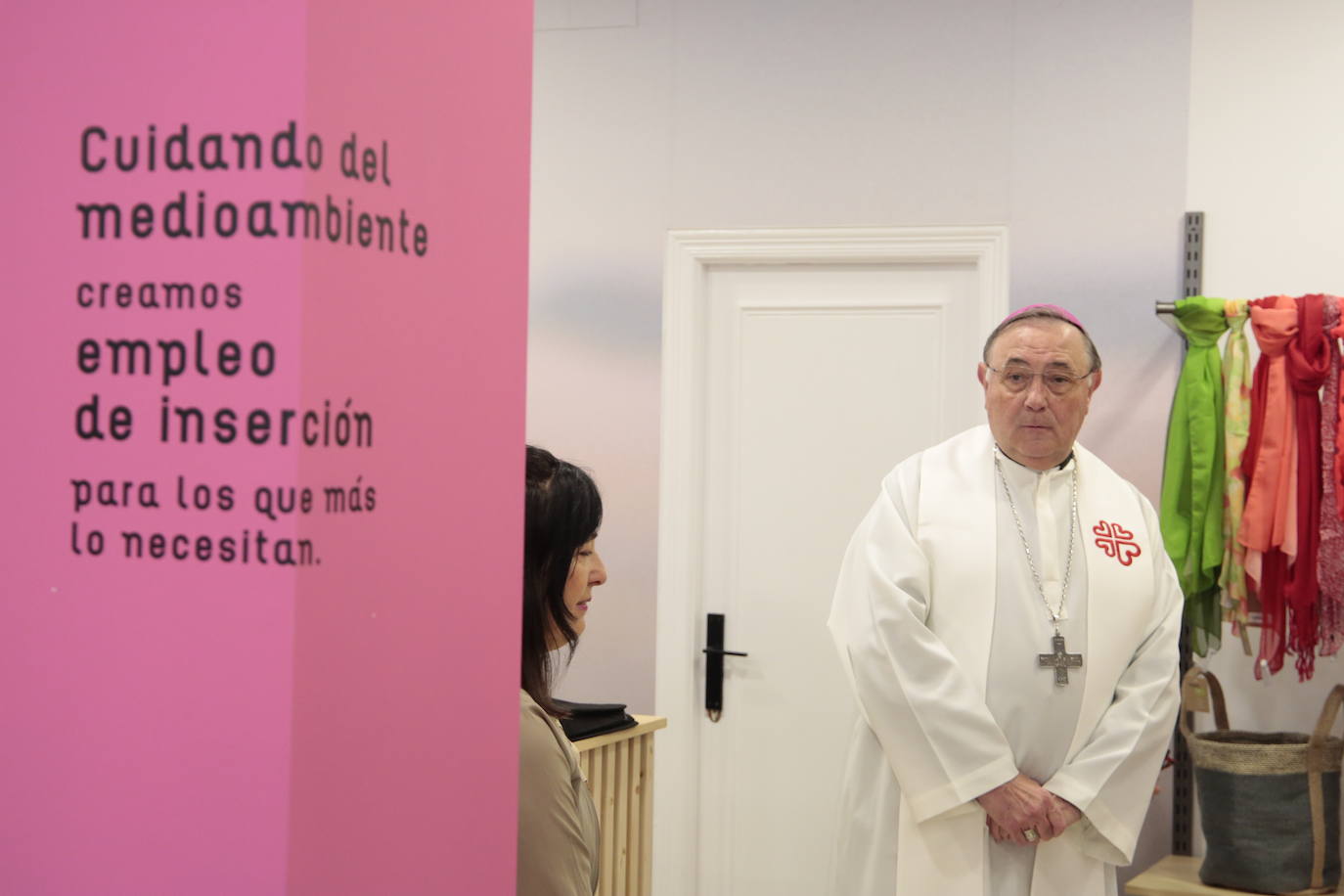 Inauguración de la segunda tienda Moda re- de Cáritas León