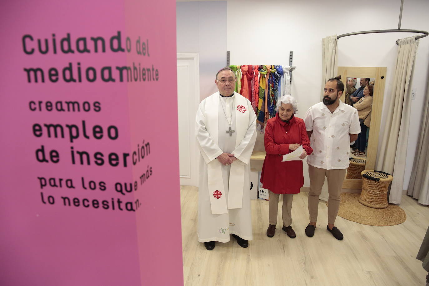 Inauguración de la segunda tienda Moda re- de Cáritas León