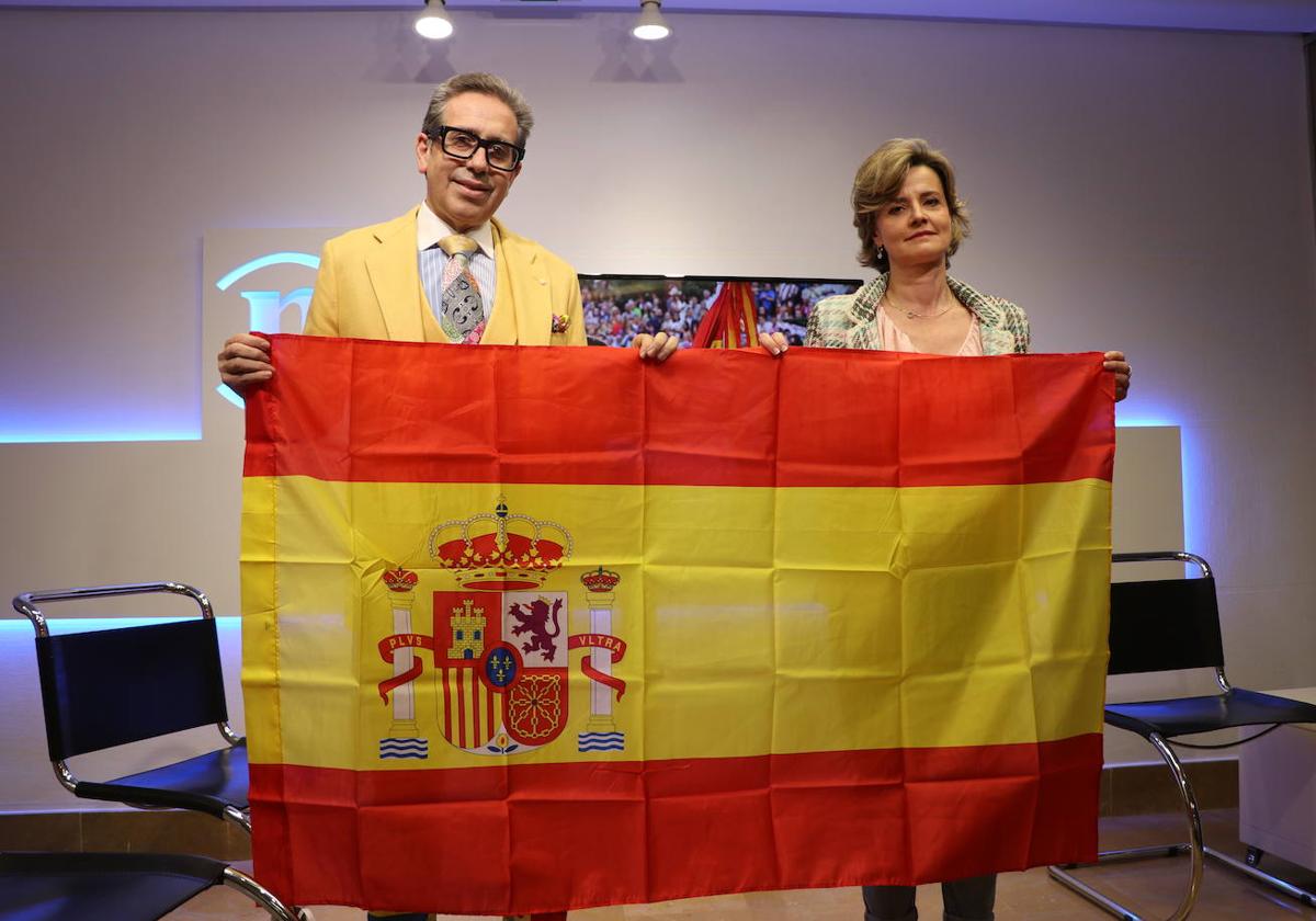 Ángel Martínez y Ana Belén Rubio jurarán bandera este sábado como civiles.