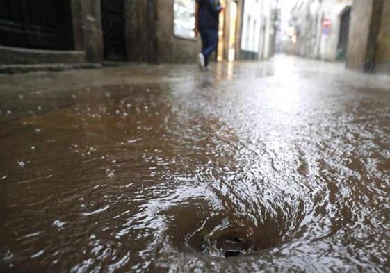 La lluvia descargó con fuerza en toda la provincia durante la jornada de este viernes. Imagen de archivo.