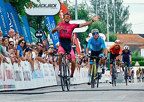 Imagen secundaria 1 - El Maglia Tecnosylva Bembibre lo borda en Portugal