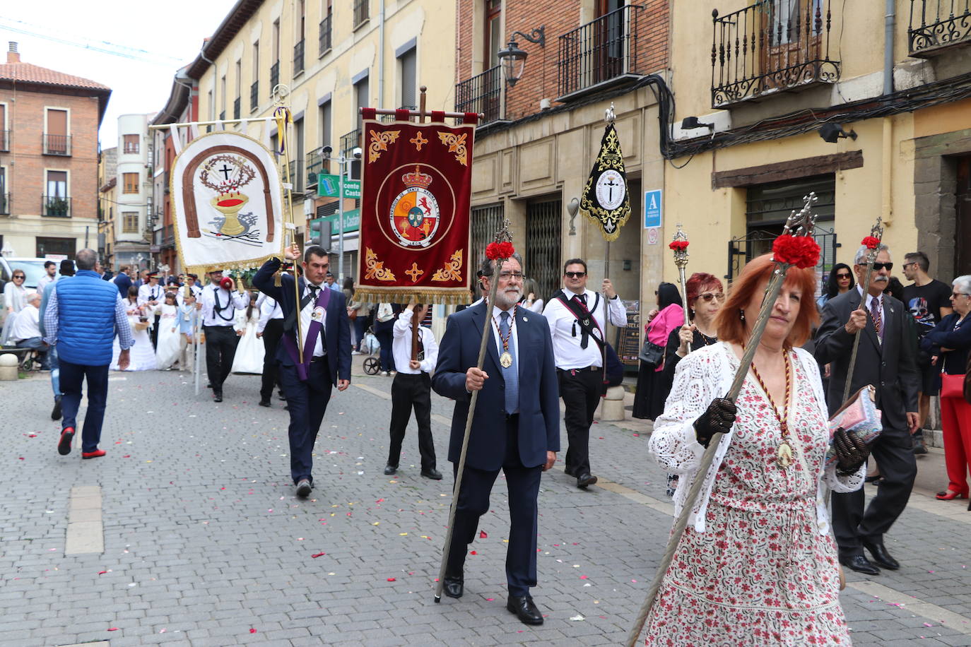 El Corpus sale a las calles de León