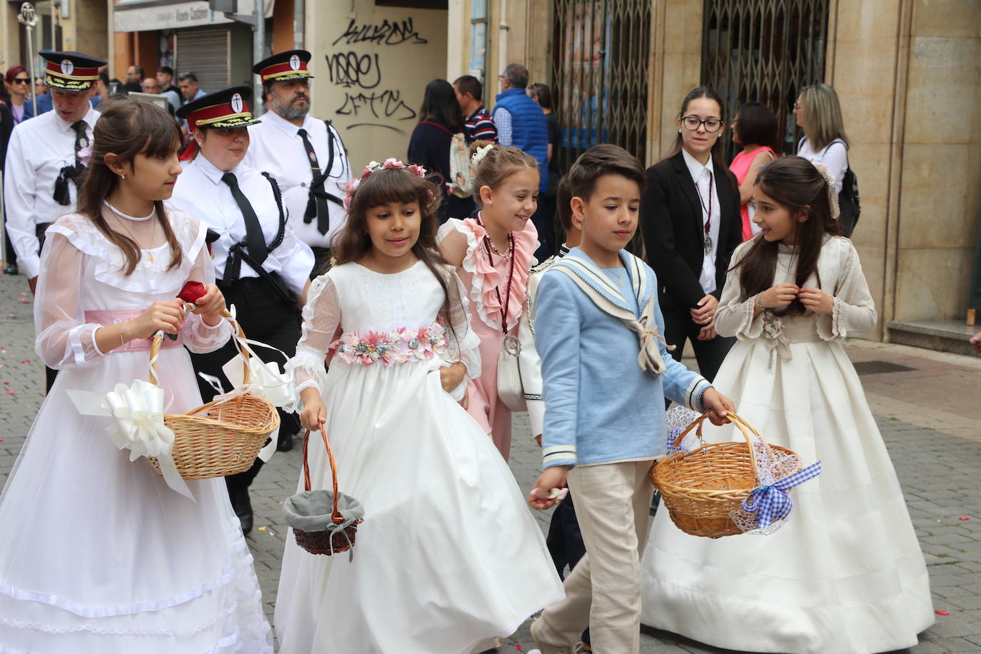 El Corpus sale a las calles de León