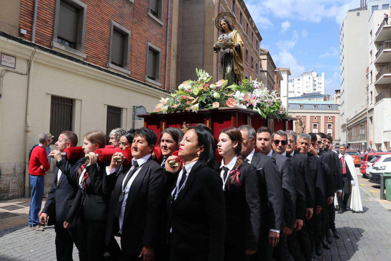 El Corpus sale a las calles de León