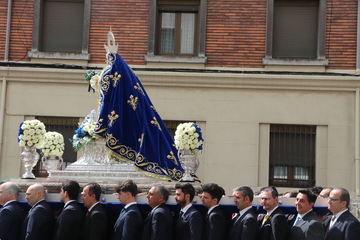 El Corpus sale a las calles de León