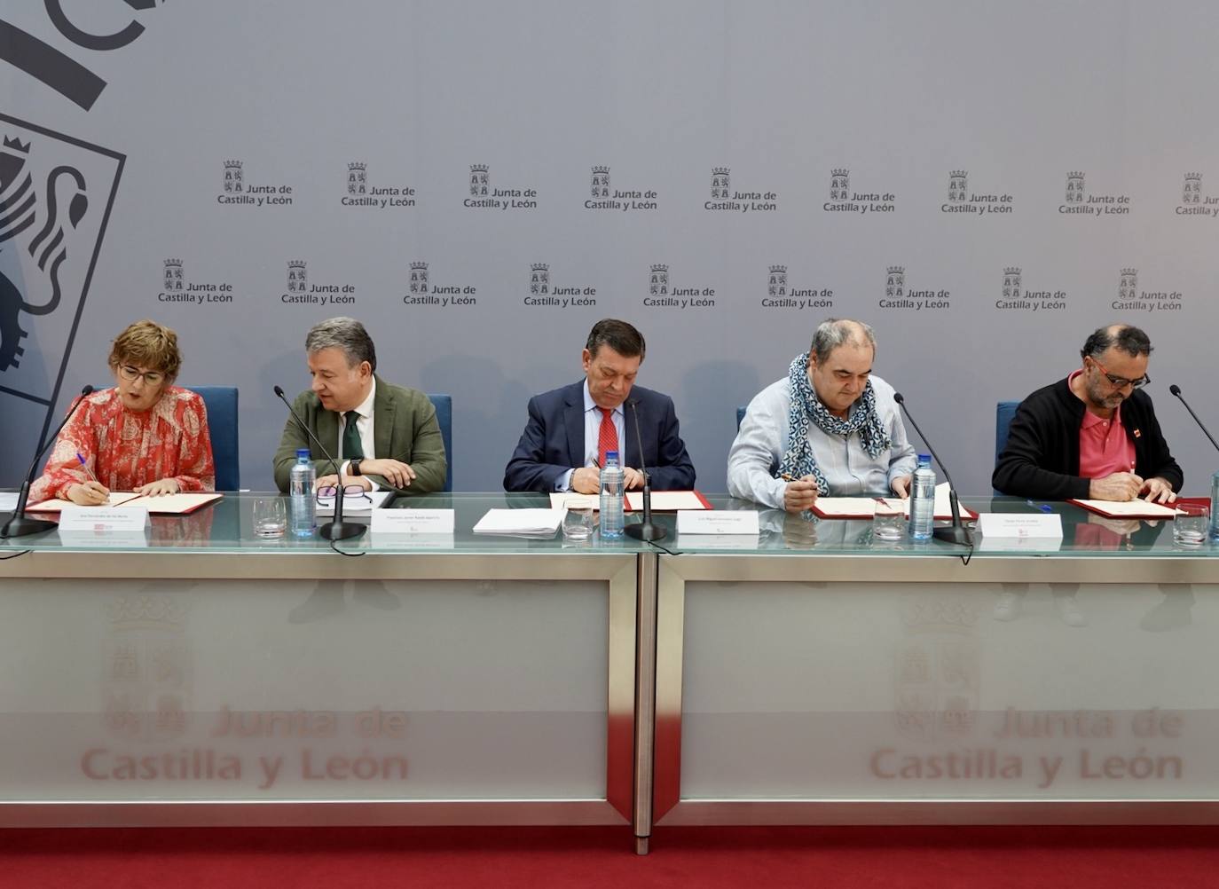 Firma del convenio colectivo del Personal Laboral de la Administración General de Castilla y León